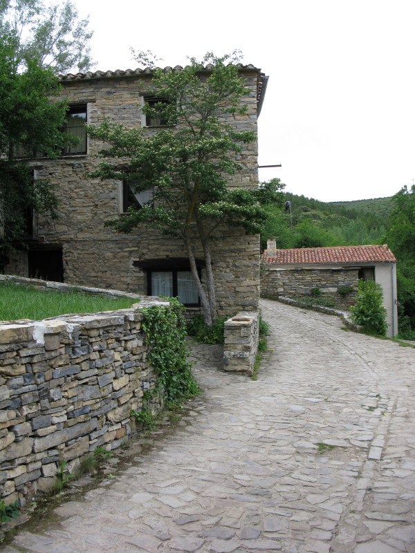 Volunteering in Valdelavilla, a restored historic Spanish village