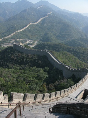 long view of the Great Wall of China