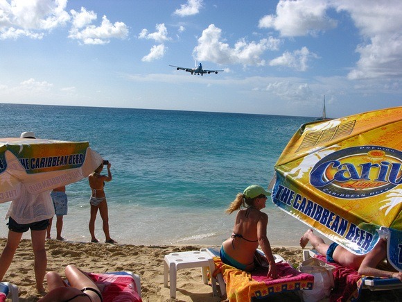 plane coming in for a landing at St. Martin airport