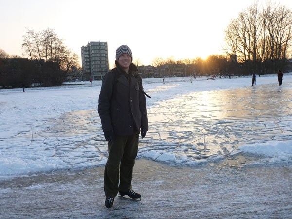 Tom of Active Backpacker, Ice Skating in Rotterdam