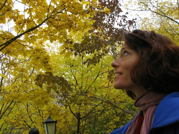 Nora Dunn, The Professional Hobo, admiring the fall colours in Kiev on an 8 Countries trip in 3 weeks