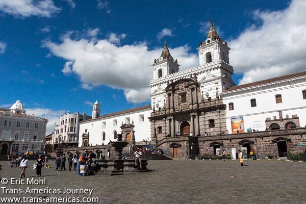 Plaza-San-Francisco-Quito