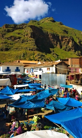 Pisac outdoor market