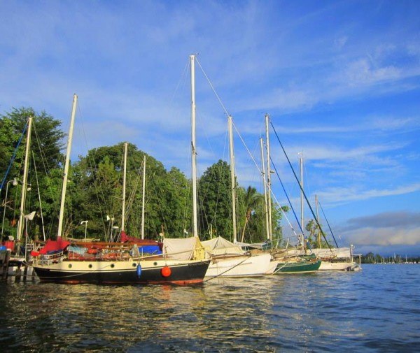 ocean with boats in Honduras