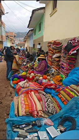 alpaca wool and blankets for sale in Cusco