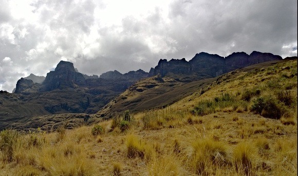 approaching Mount Pitusiray