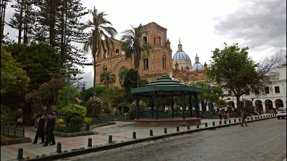 Parque Calderon, Cuenca, Ecuador