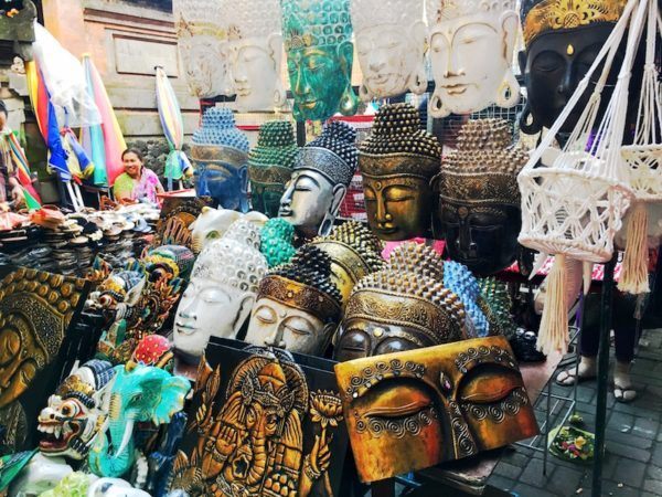 Buddha heads and Hindu religious figures - tools of enlightenment at the Ubud market - how to haggle in Bali