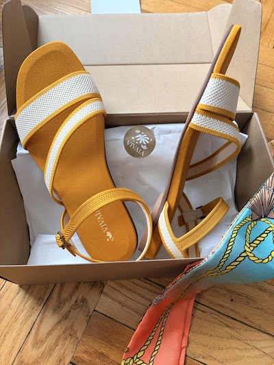 Vivaia Demi travel sandals