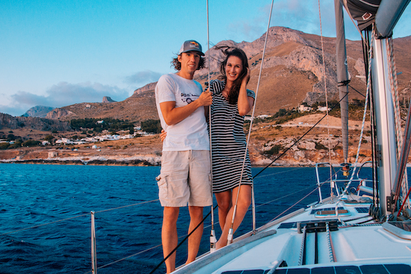 Ryan & Sophie sailing the world on their sailboat