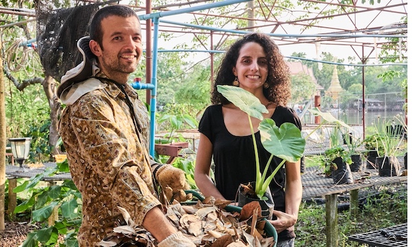 Joao and Sara learning to be environmentally friendly digital nomads